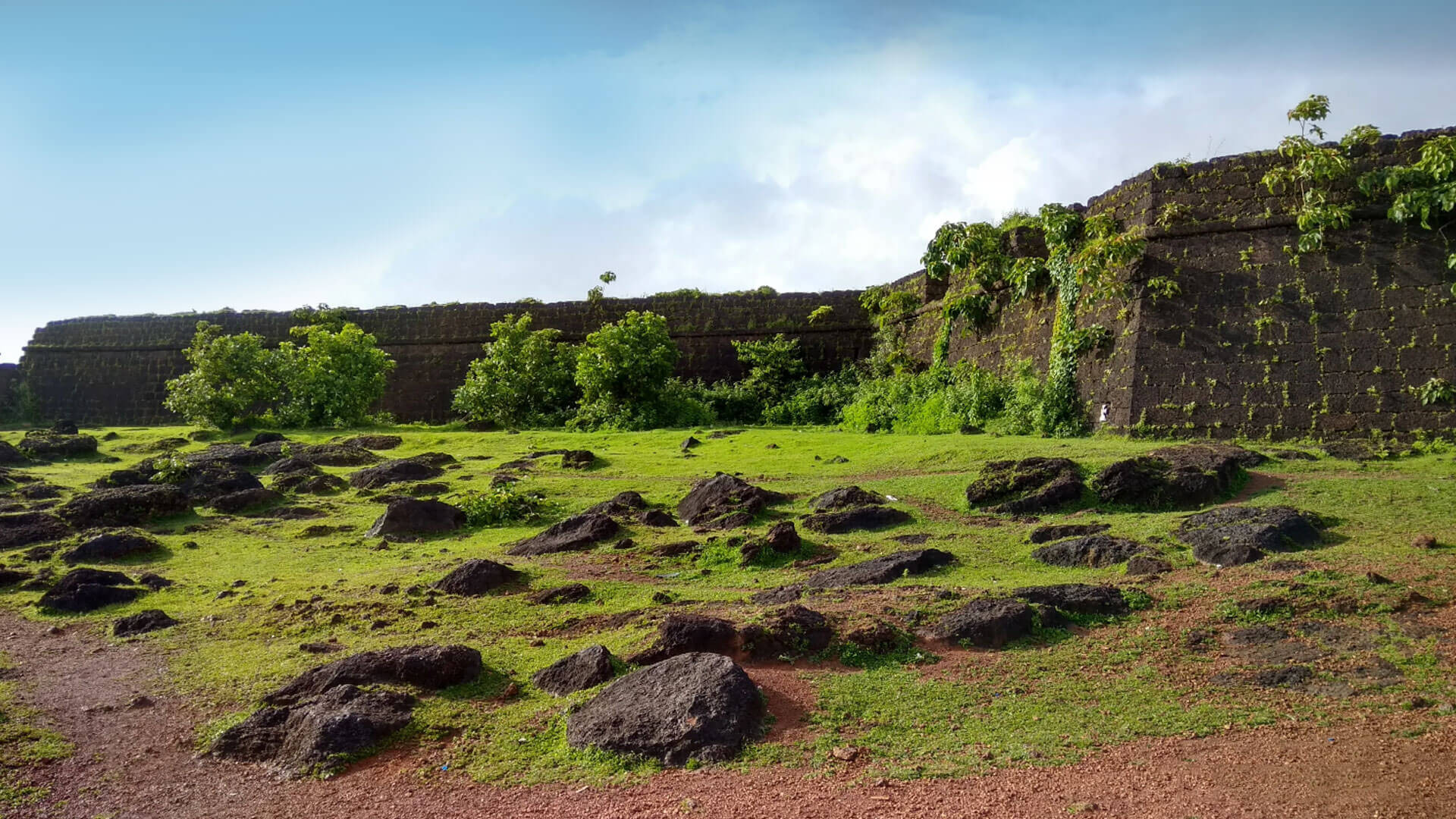 Chapora Fort History, Timing, Architecture, Entry Fee, Major Attraction ...