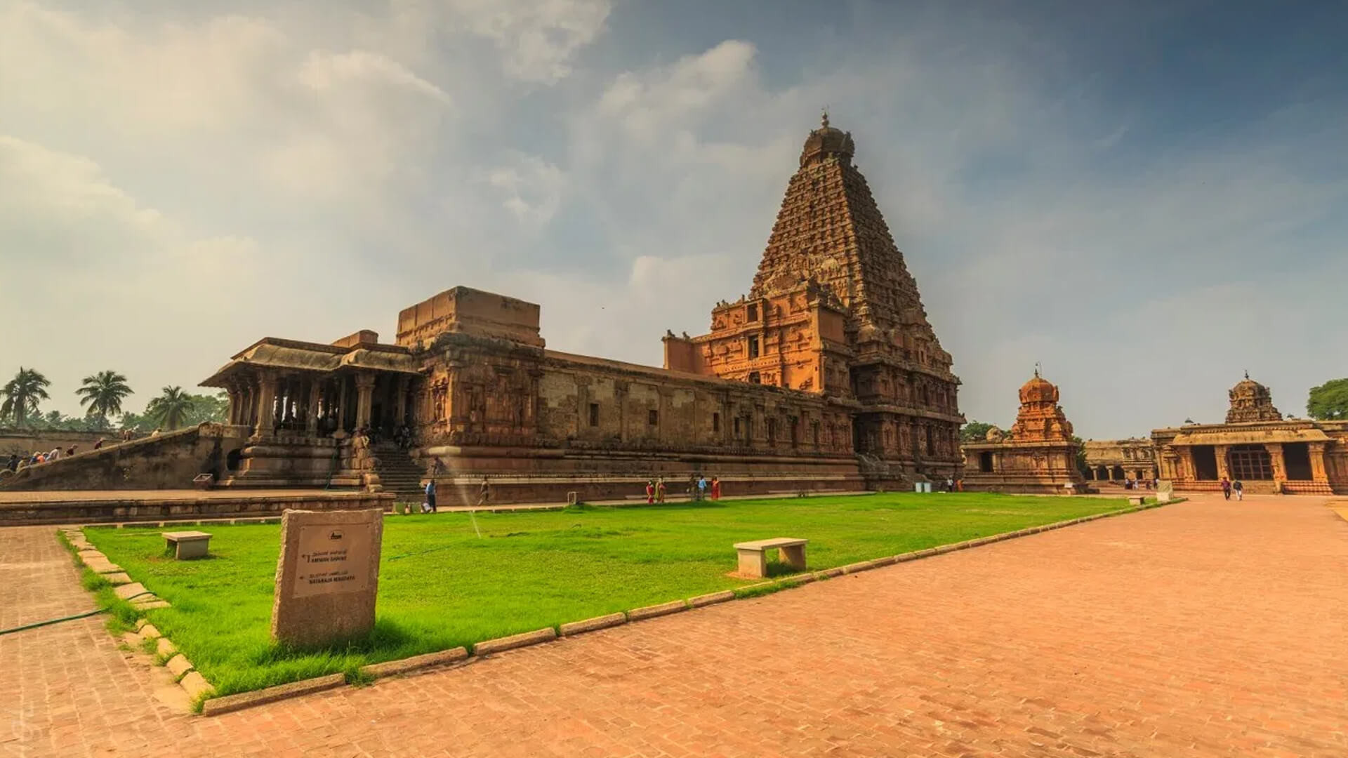 Great Living Chola Temples | History & How To Reach | Adotrip