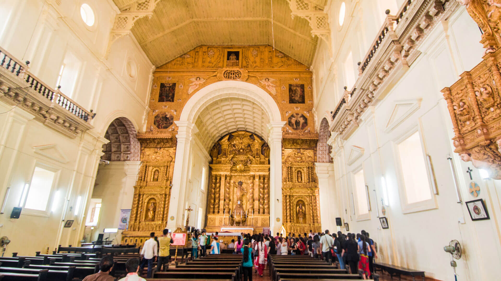 Bom Jesus church - History, Architecture, Sightseeing, Location | Adotrip