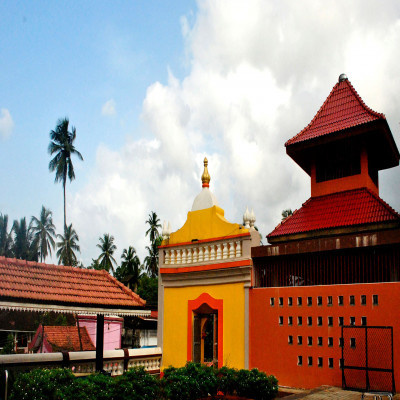 Shri Mangeshi Temple Goa : History, Lake & Peaceful Memorable getaway