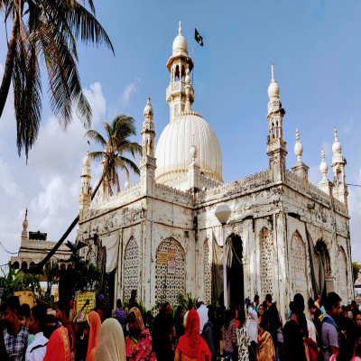 Haji Ali Dargah - History, Timings, Sightseeing, Location | Adotrip