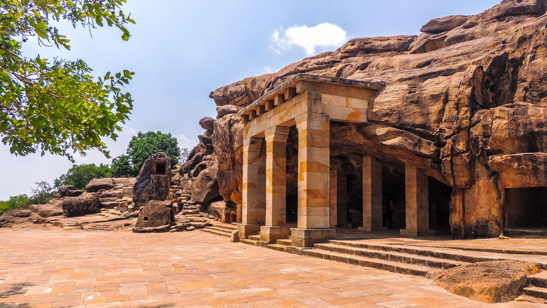 Khandagiri_Caves_Attractions