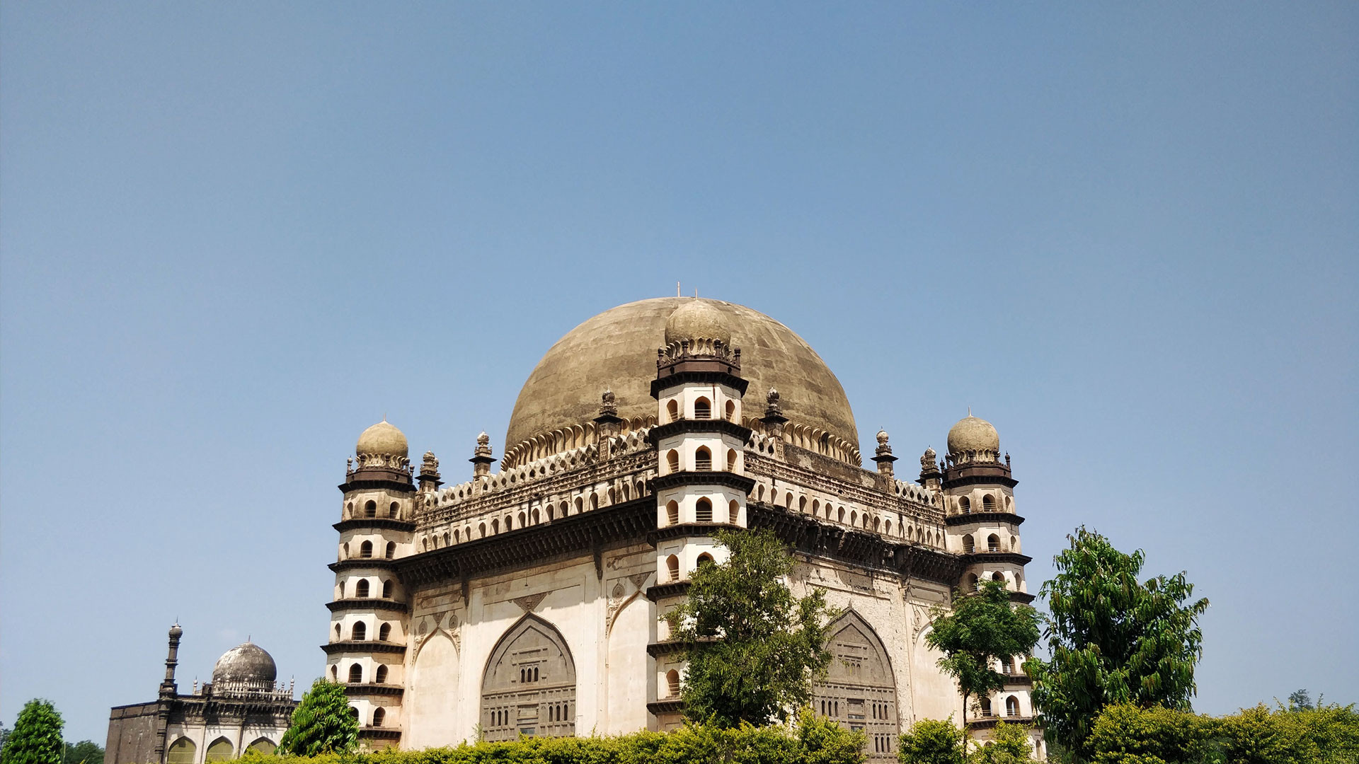 Gol_Gumbaz_Attractions