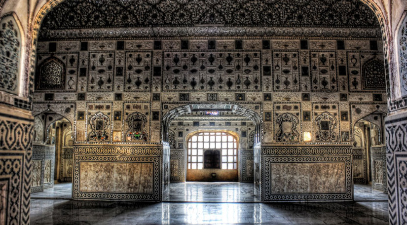 Sheesh Mahal: Shiny Palace