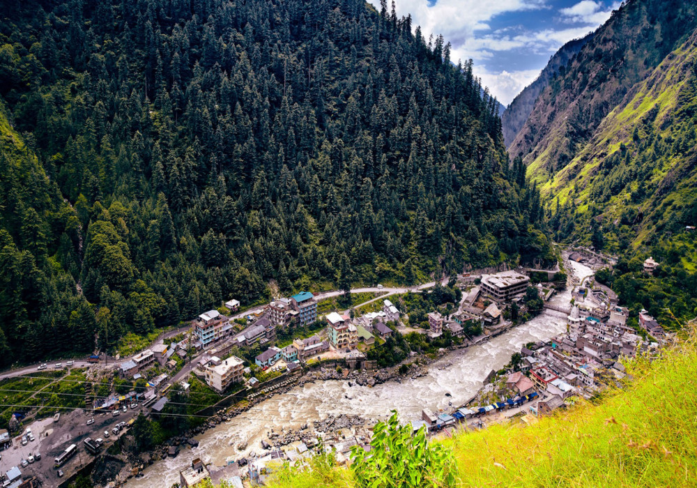 Kullu : History, Sightseeing, How To Reach & Best Time To Visit | Adotrip