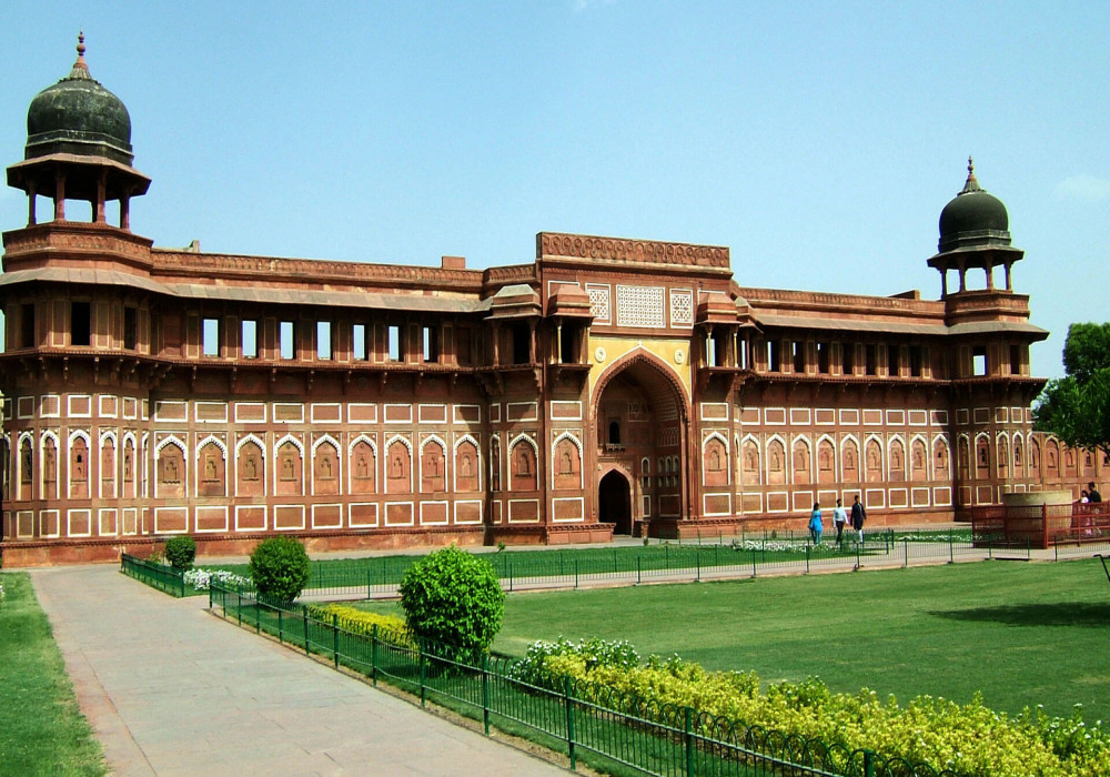 Agra Tourism | Famous Places to Visit in Agra | Adotrip